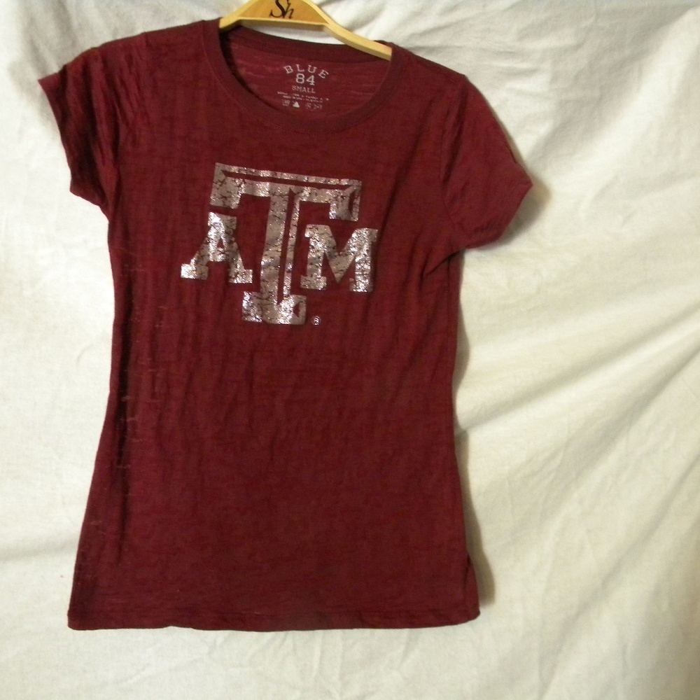 Juniors size small maroon Texas A&M tee